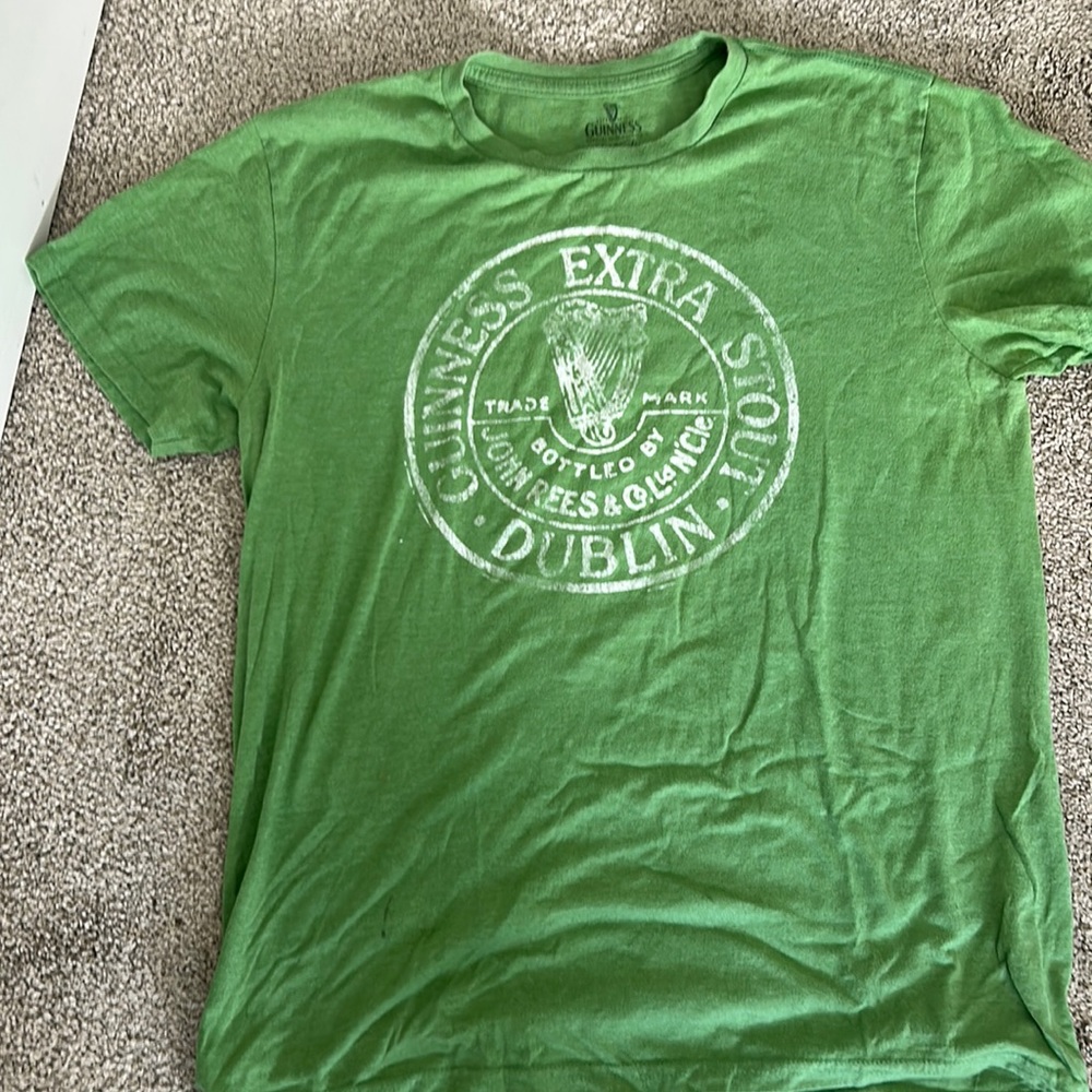 Men’s Large Green Faded official Guinness t-shirt